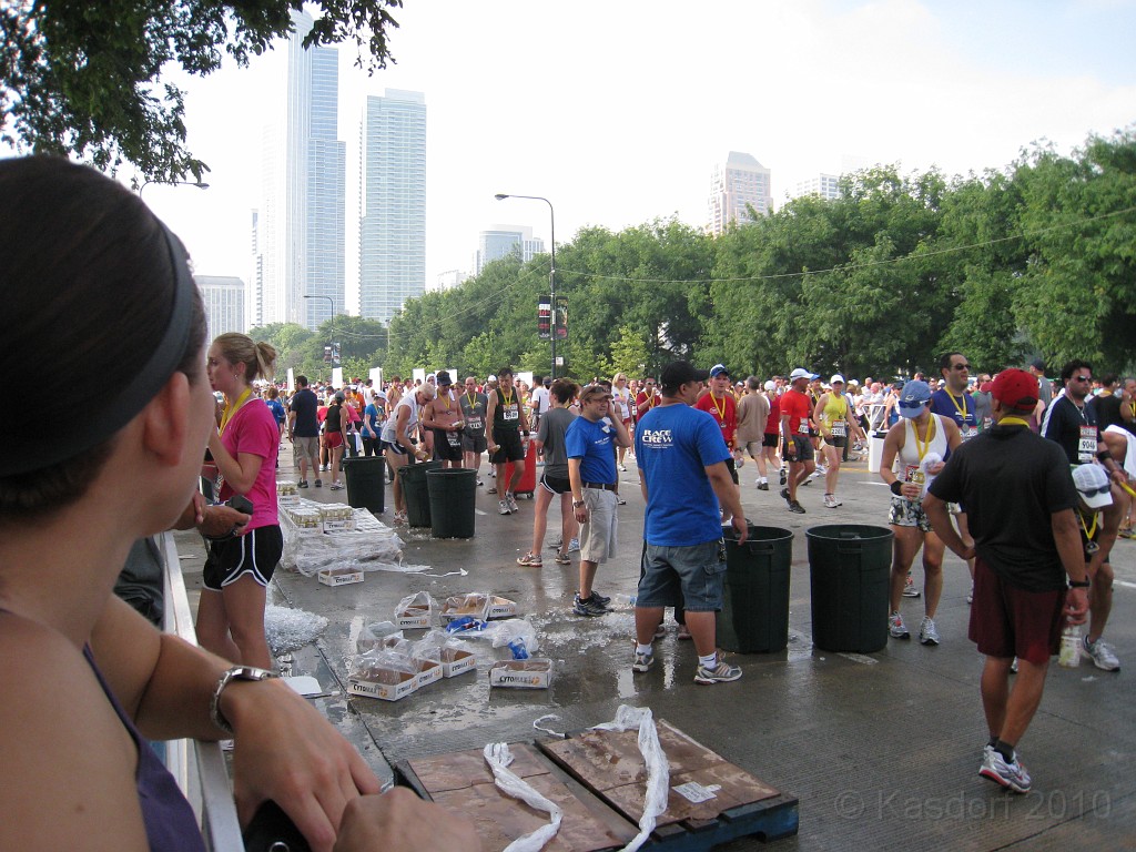 Chicago Rock N Roll 2010 0606.jpg - The Chicago Rock 'N Roll Half Marathon was held on August 1, 2010. A beautiful day, but hot, and a lousy race.